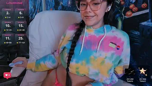 Snapshot of Evie-Luna chatting on October 26, 2025, 11:20 pm Evie-Luna online show from October 26, 2025, 11:20 pm