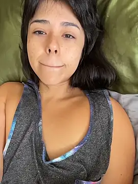 Snapshot of Evie-Luna chatting on November 8, 2025, 6:18 pm Evie-Luna online show from November 8, 2025, 6:18 pm