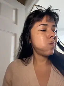 Snapshot of Evie-Luna chatting on November 30, 2025, 7:07 pm Evie-Luna online show from November 30, 2025, 7:07 pm