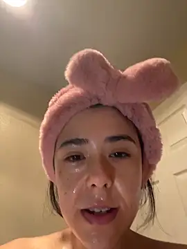 Evie-Luna online show from January 16, 2026, 6:56 pm