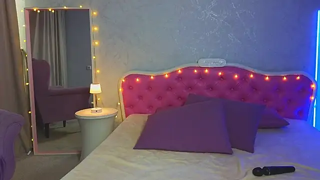 Snapshot of Ariana_Petite chatting on January 29, 2025, 5:30 am Ariana Petite online show from January 29, 2025, 5:30 am