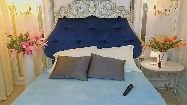 Snapshot of Ariana_Petite chatting on May 15, 2026, 12:28 am Ariana Petite online show from May 15, 2026, 12:28 am