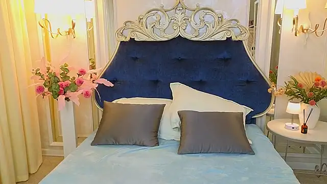 Snapshot of Ariana_Petite chatting on May 15, 2026, 11:23 pm Ariana Petite online show from May 15, 2026, 11:23 pm