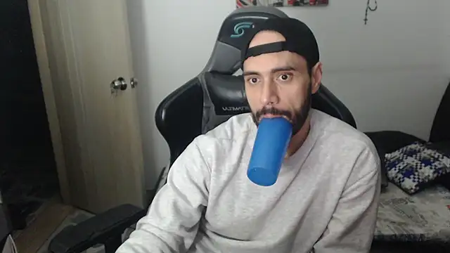 samuelgarcia  online show from November 7, 2025, 8:25 am