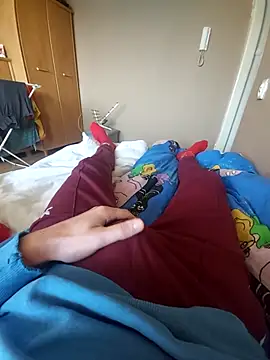 MlodyDres online show from November 7, 2025, 7:30 am