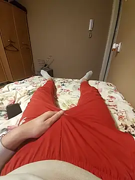 MlodyDres online show from November 30, 2025, 2:21 pm