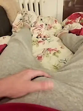 MlodyDres online show from February 9, 2026, 7:18 pm