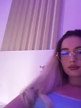 mollyxxx online show from February 4, 2026, 2:17 am