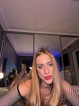 Snapshot of RockQueen_A chatting on February 8, 2026, 4:38 am RockQueen A online show from February 8, 2026, 4:38 am