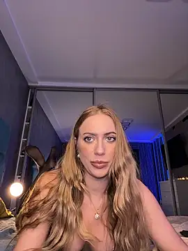 Snapshot of RockQueen_A chatting on February 9, 2026, 4:38 am RockQueen A online show from February 9, 2026, 4:38 am