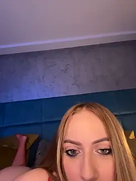 Snapshot of RockQueen_A chatting on February 19, 2026, 4:41 am RockQueen A online show from February 19, 2026, 4:41 am