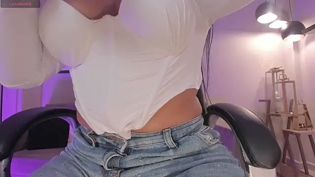 Snapshot of MiaRoberts1 chatting on March 2, 2026, 8:04 pm MiaRoberts1 online show from March 2, 2026, 8:04 pm