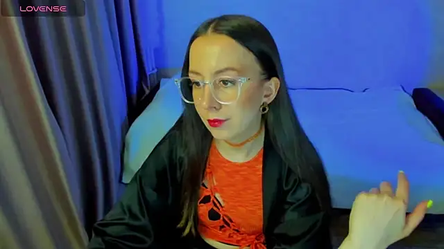 CurlySteph online show from April 11, 2026, 7:07 pm