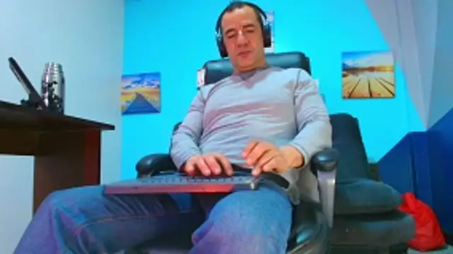 juanses n toro online show from November 14, 2025, 12:37 pm