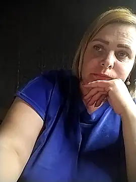 Snapshot of EvaCristal chatting on May 10, 2026, 5:40 pm EvaCristal online show from May 10, 2026, 5:40 pm