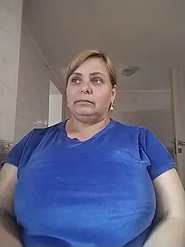Snapshot of EvaCristal chatting on May 15, 2026, 11:28 am EvaCristal online show from May 15, 2026, 11:28 am
