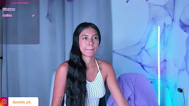 roxy pk  online show from November 10, 2025, 9:14 pm