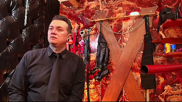 boy n girl online show from December 3, 2025, 7:23 pm