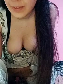 Amaya07 online show from December 17, 2025, 8:37 pm