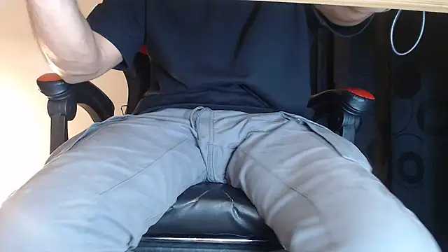 ErosFindomKing online show from November 17, 2025, 2:17 am