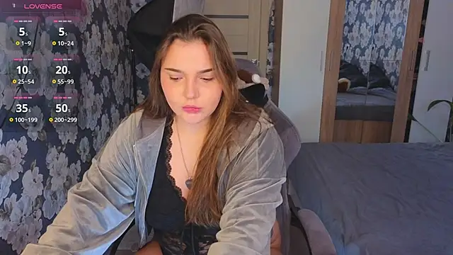 Snapshot of _momiji_ chatting on February 6, 2026, 10:29 am momiji online show from February 6, 2026, 10:29 am