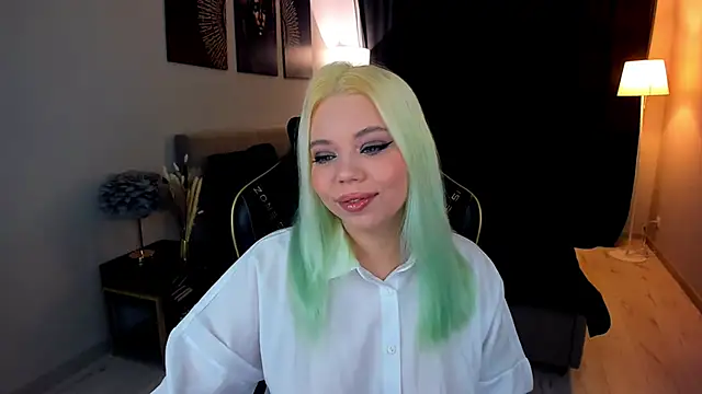 Snapshot of EnergyBunny_1 chatting on November 18, 2025, 7:40 pm EnergyBunny 1 online show from November 18, 2025, 7:40 pm