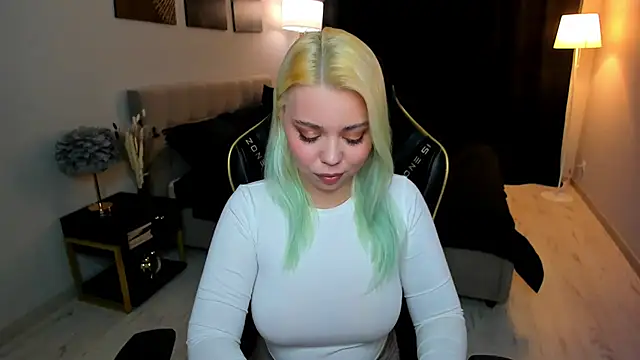 Snapshot of EnergyBunny_1 chatting on November 28, 2025, 7:38 pm EnergyBunny 1 online show from November 28, 2025, 7:38 pm