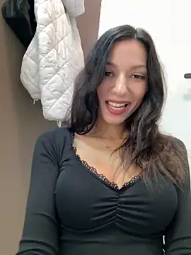  MiaQueen  online show from November 18, 2025, 10:03 pm