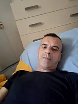 Snapshot of ionel12 chatting on July 6, 2026, 12:35 pm ionel12 online show from July 6, 2026, 12:35 pm