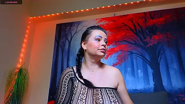 Snapshot of ElizabethEven chatting on March 20, 2025, 9:35 pm ElizabethEven online show from March 20, 2025, 9:35 pm