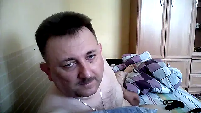 Snapshot of Novy73 chatting on May 5, 2026, 8:22 am Novy73 online show from May 5, 2026, 8:22 am