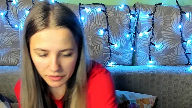 Snapshot of MaggieCake chatting on October 31, 2025, 3:40 am MaggieCake online show from October 31, 2025, 3:40 am