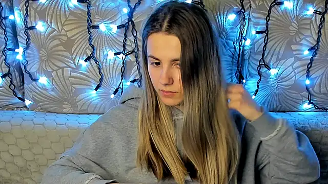 MaggieCake online show from February 12, 2026, 1:33 am