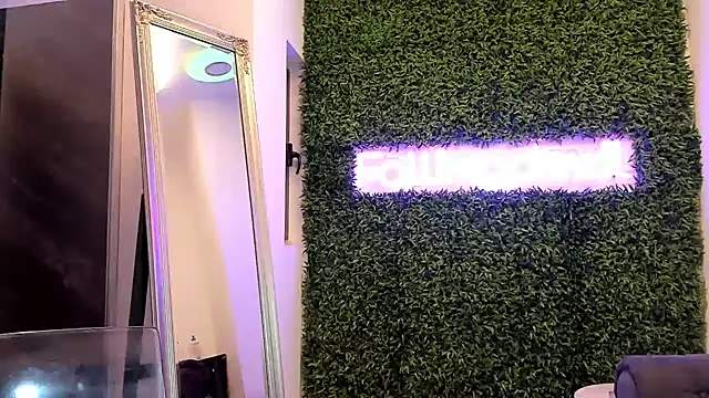 Snapshot of realhotfallingdevil chatting on December 6, 2024, 5:31 am realhotfallingdevil online show from December 6, 2024, 5:31 am