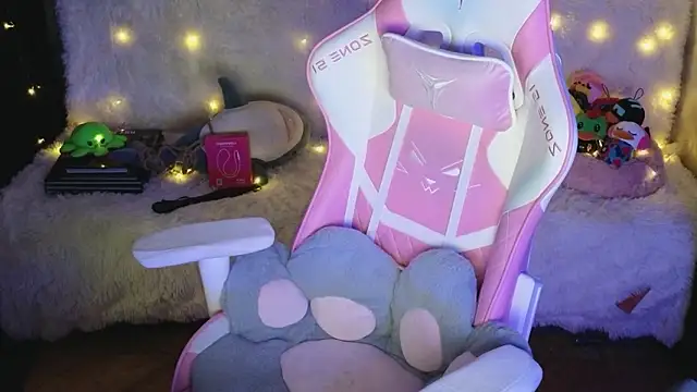 Ginger Stay online show from February 26, 2026, 7:02 pm