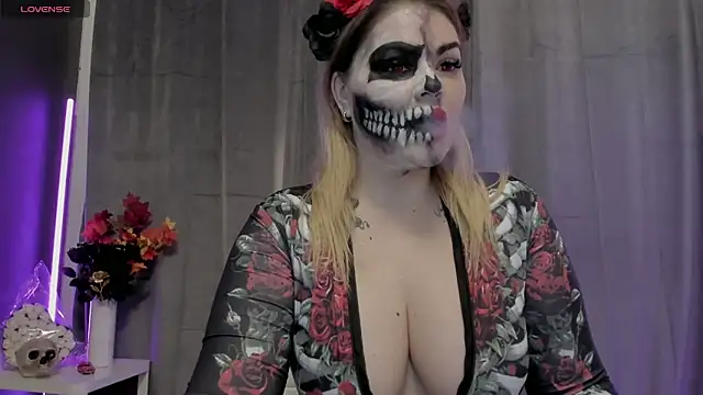 Snapshot of Raven_Luna chatting on October 31, 2025, 6:25 am Raven Luna online show from October 31, 2025, 6:25 am