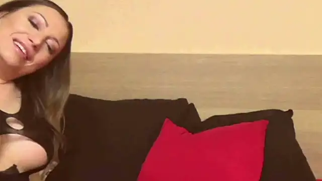 KendraLux online show from January 15, 2026, 9:18 pm