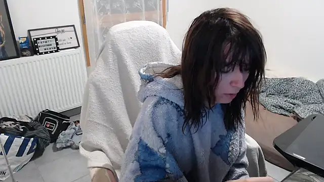 missthon0 online show from September 30, 2025, 9:25 am