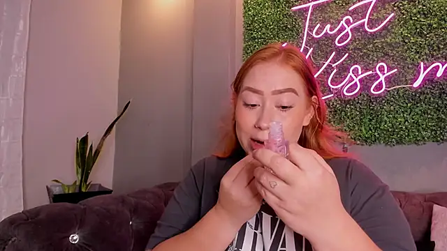 hannamartinn online show from October 8, 2025, 3:31 pm