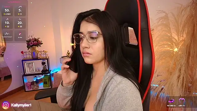 Snapshot of KallyMyller1 chatting on January 9, 2025, 10:52 pm KallyMyller1 online show from January 9, 2025, 10:52 pm