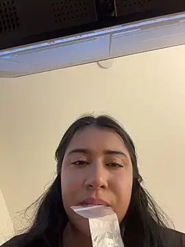 KallyMyller1 online show from April 7, 2026, 7:36 pm