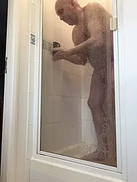 Snapshot of Free2cum4u chatting on February 15, 2025, 11:06 am Free2cum4u online show from February 15, 2025, 11:06 am