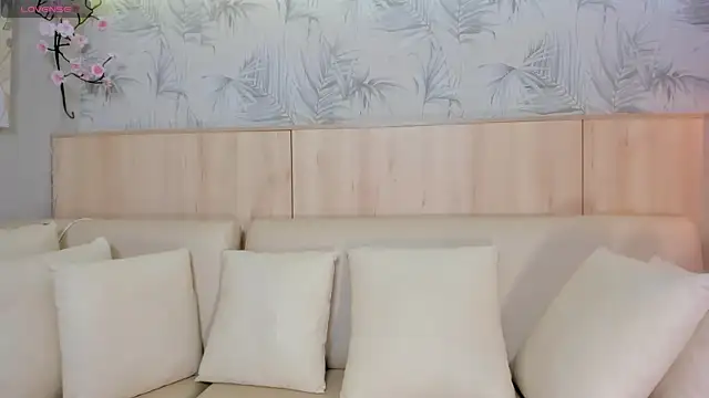 Snapshot of maryevans_ chatting on October 27, 2025, 12:42 pm maryevans online show from October 27, 2025, 12:42 pm