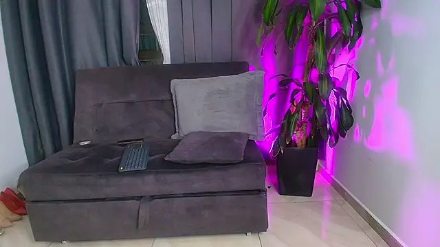 Snapshot of Aliciawonderxx chatting on November 9, 2025, 12:09 am Aliciawonderxx online show from November 9, 2025, 12:09 am