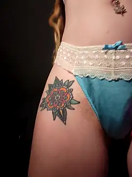 LucidLucy online show from November 13, 2025, 12:42 am