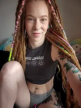 LucidLucy online show from April 1, 2026, 3:53 pm