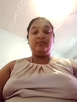 Indianbloom- online show from November 17, 2025, 1:39 pm