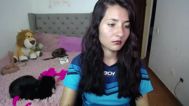 Snapshot of emily_honter chatting on November 18, 2025, 6:56 pm emily honter online show from November 18, 2025, 6:56 pm