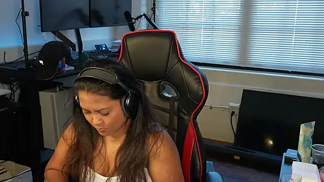 Bubbleliyah online show from February 4, 2025, 8:28 pm