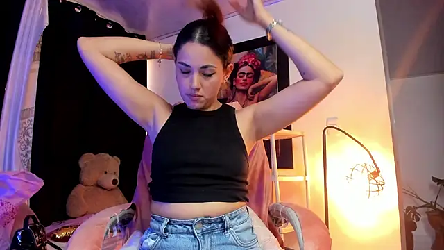 KimberlySaen online show from July 16, 2026, 10:27 pm